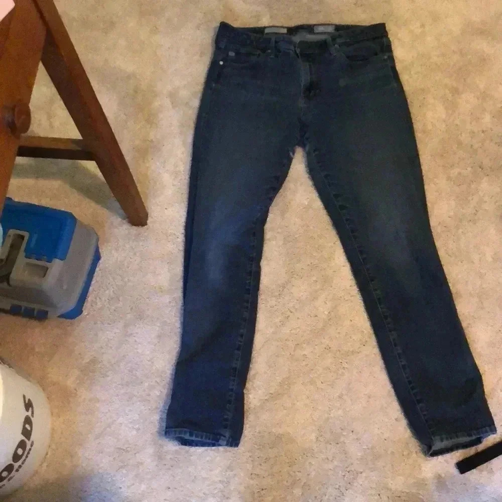 AG contour 360 women’s 31R Blue jeans